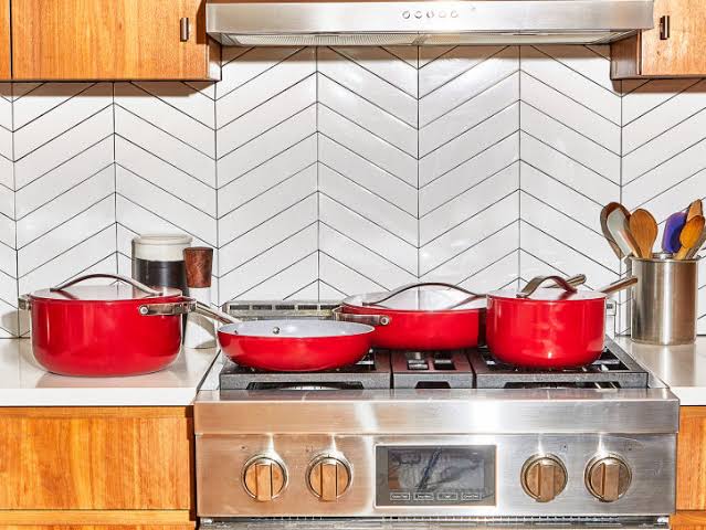 Non stick cookware set