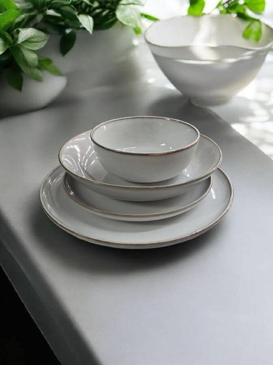 Elegant 16-Piece Dinner Set