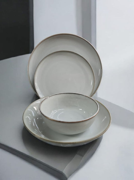 Elegant 16-Piece Dinner Set